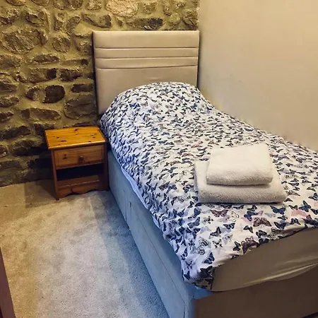 1mb 3 Bedroom Stone Stunning Location 度假居 *